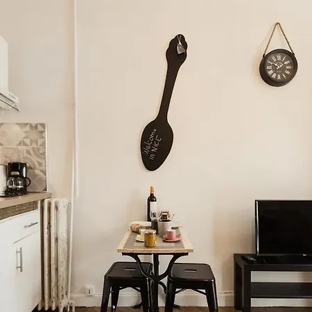 Amazing 1 Bedroom Loft In Centre Seafront *