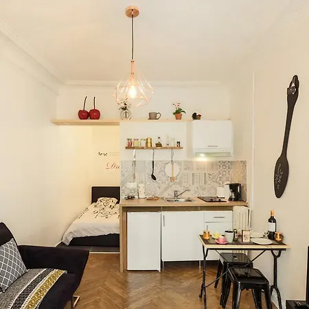Amazing 1 Bedroom Loft In Centre Seafront *